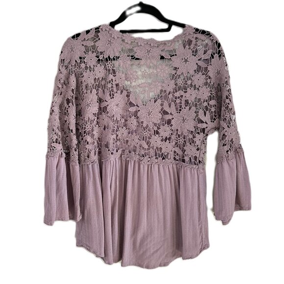 Floral Embroidered Crochet Lace Button‎ Down top - Picture 5 of 8